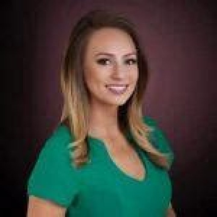 Amanda Skrzypchak Bio, Wiki, Age, Husband, Family, Height, Salary, Net worth, NBC2