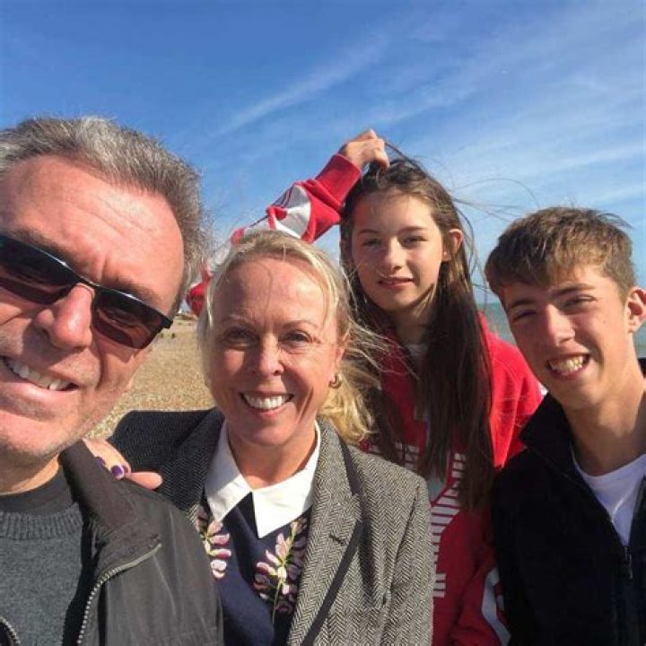 Jayne Torvill Bio, Height And Weight, Family, Wedding Photos, Daughter, Instagram