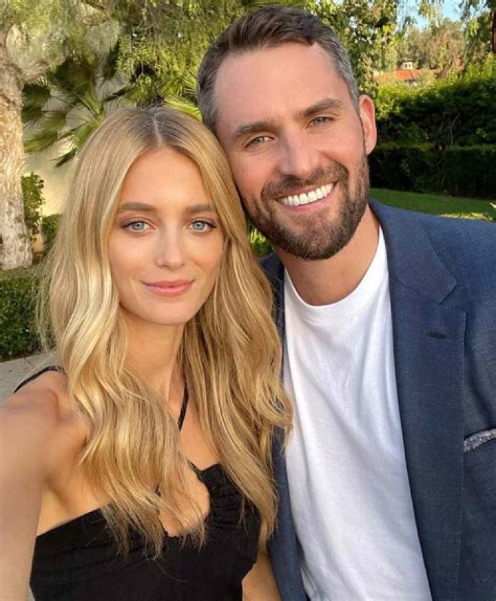 Kate Bock (Kevin Love Girlfriend) Wiki, Biography, Age, Height, Weight, Boyfriend, Net Worth, Facts