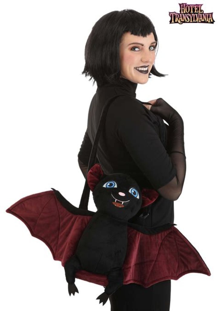 Mavis Dracula Bio, Age, Costume, Physical Appearance, Hotel Transylvania 2, Zing, and Personality
