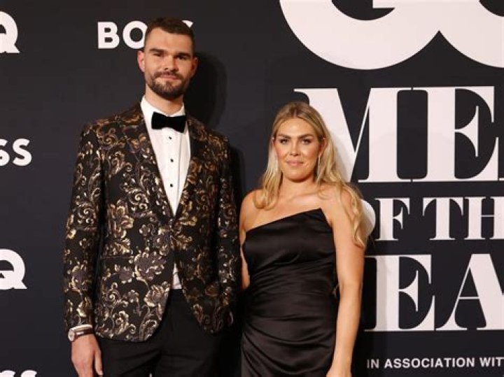 Meet Selen Us, Vance Joy Girlfriend Is A Spanish Fashion Designer