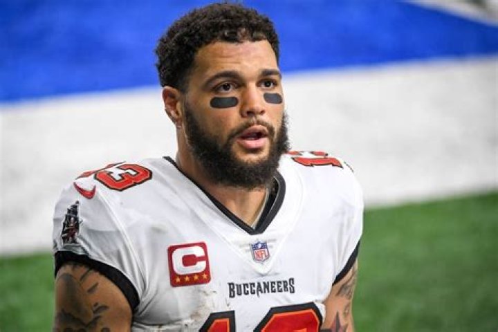 Mike Evans Net Worth, Biography, Wiki, Age, Parents, Family, photos or more