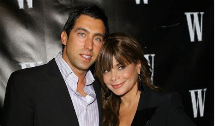 Paula Abdul: dating, net worth, tattoos, smoking & body measurements