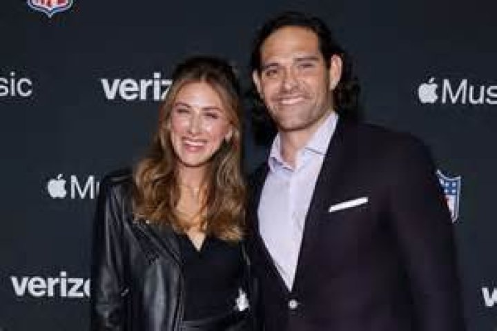 Perry Mattfeld Shameless? Husband, Married, Wikipedia, Measurements Now