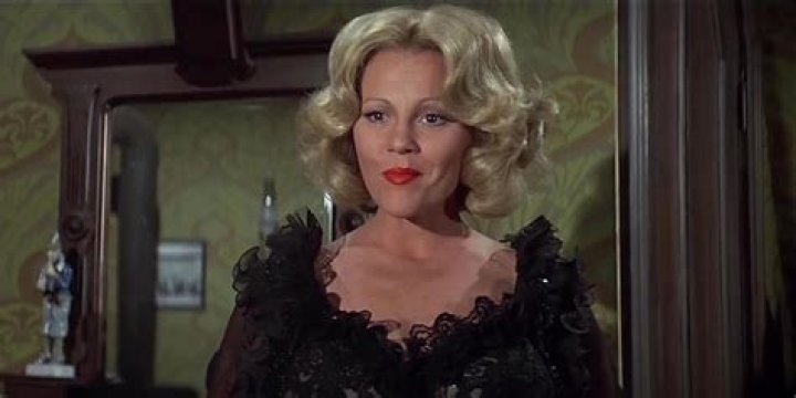 Robyn Hilton Bio, Net Worth, Where Is She Now, Is She Dead?