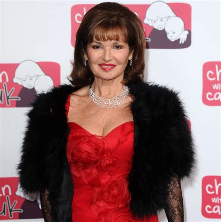 Who is Stephanie Beacham? See Net-worth, Quote, Awards, Fact, Wiki